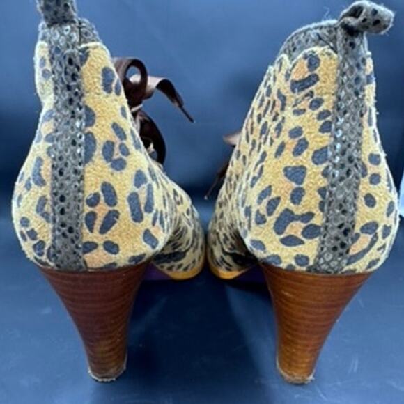 "Poetic License" LONDON Cheetah ,Pump ,Bootie,Size 6.5(37), Ribbon Laces,Gypsy,‎ - Picture 5 of 8